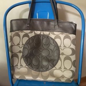 LIKE NEW Coach tote bag.